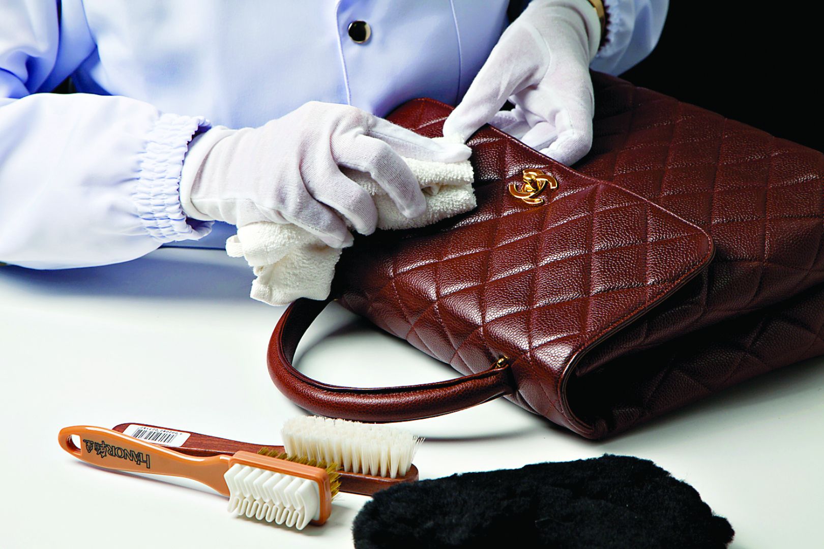 The Synthetic Leather Bag Treatment Easily and